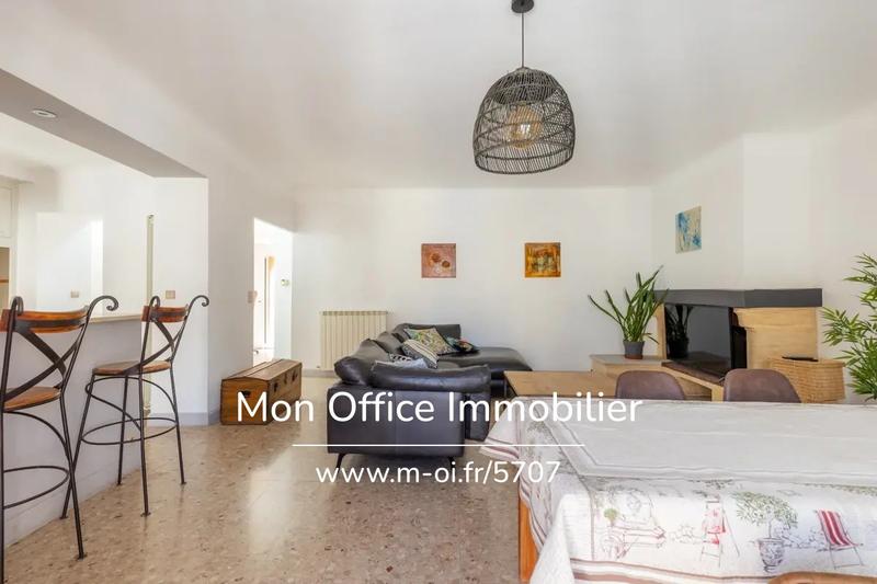 Maison - 225 m² - 8 pièces