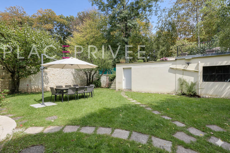 Maison - 224 m² - 13 pièces