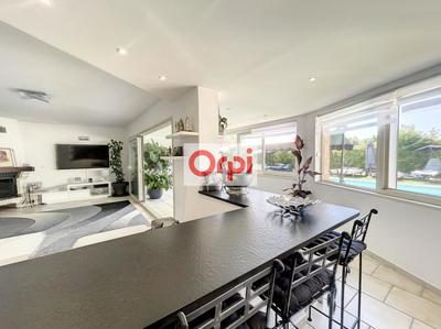 Villa - 220 m² - 7 pièces