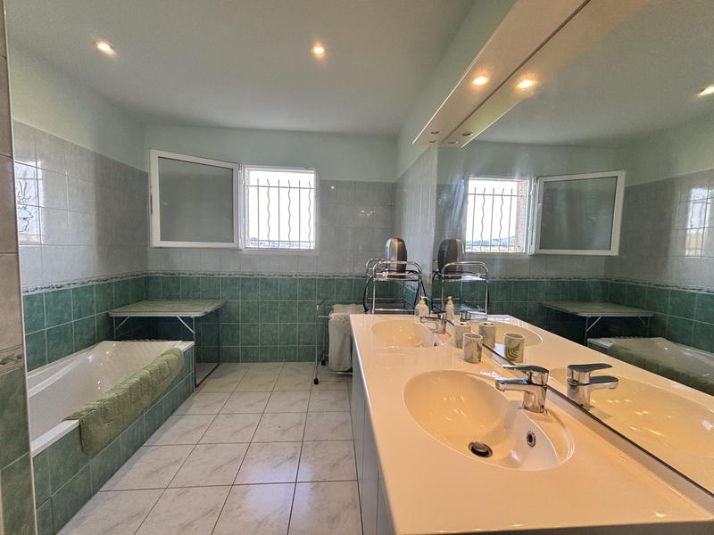 Maison traditionnelle - 143 m² - 6 pièces