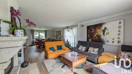 Maison - 214 m² - 7 pièces