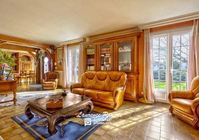 Maison - 227 m² - 7 pièces