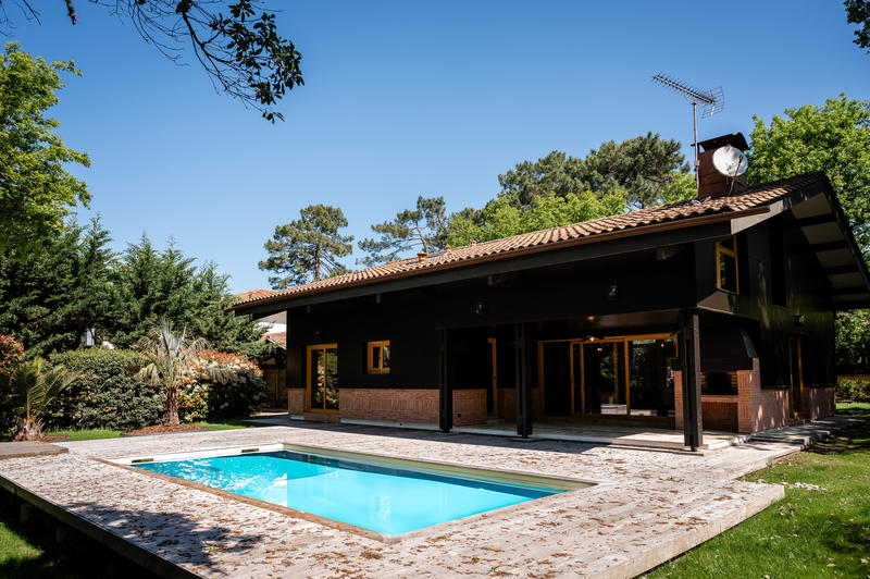 Maison - 190 m² - 8 pièces