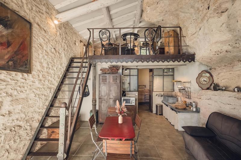 Maison en pierre - 215 m² - 7 pièces