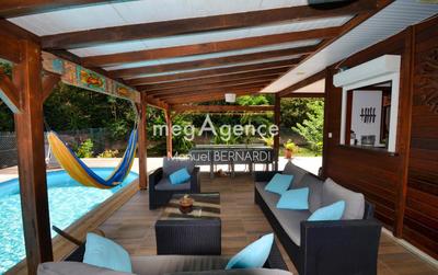 Villa - 215 m² - 7 pièces