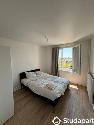 Chambre - 11 m² - 1 pièce