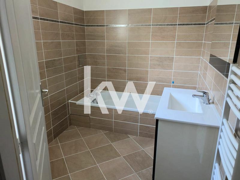 Maison - 99 m² - 4 pièces