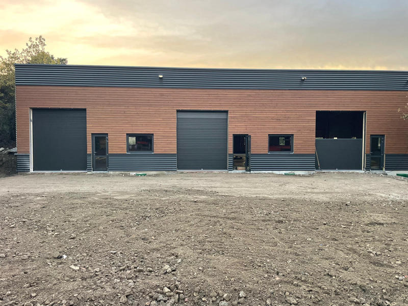 Maison - 550 m² - 4 pièces