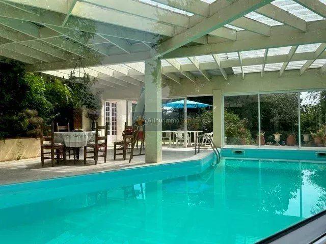 Maison - 137 m² - 5 pièces