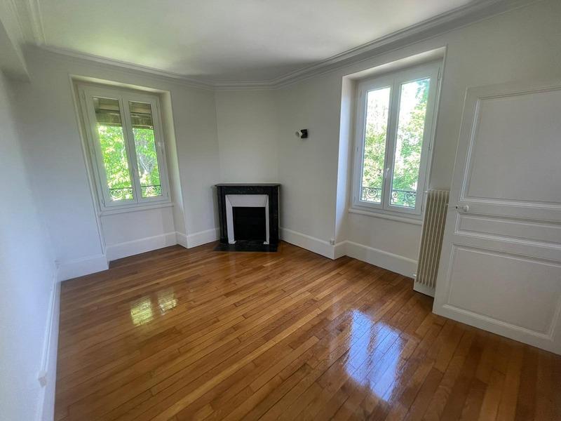 Appartement ancien - 83 m² - 3 pièces