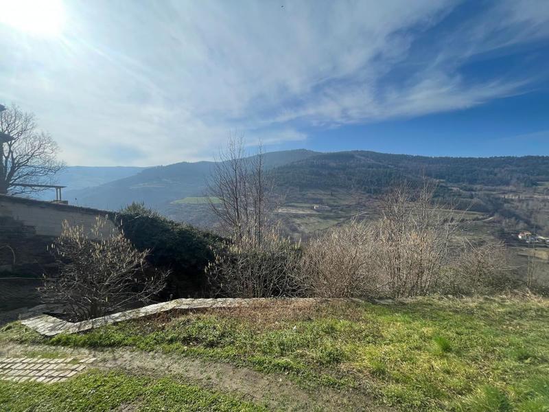 Maison - 300 m² - 4 pièces