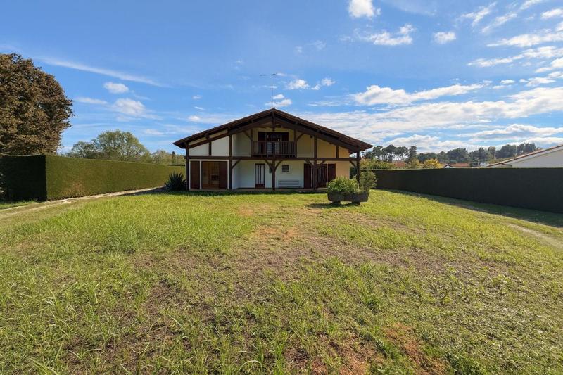 Maison - 142 m² - 6 pièces