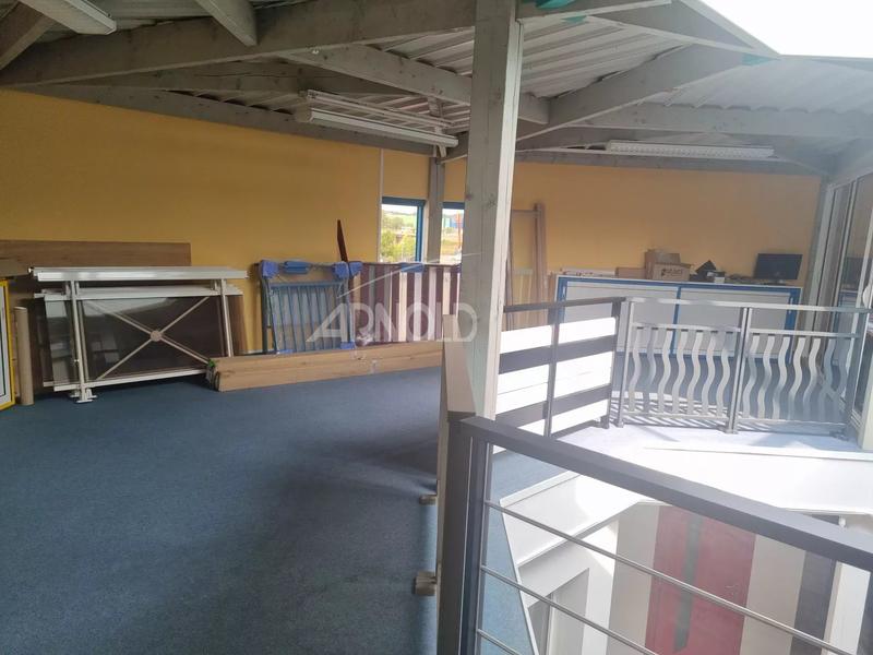 Entrepôt - 1 310 m² - 10 pièces