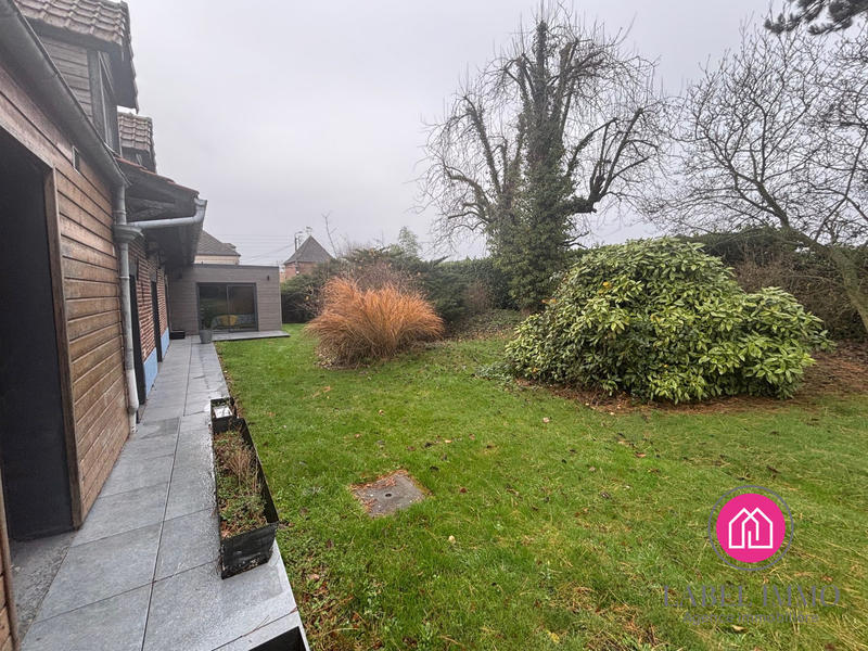 Maison - 225 m² - 8 pièces