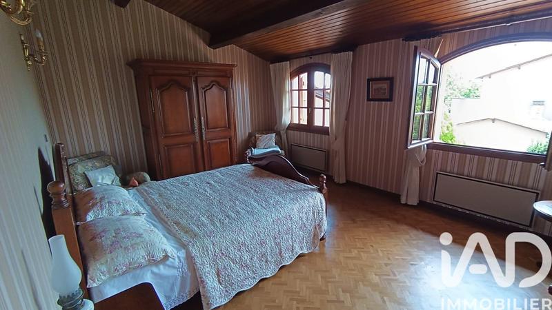 Maison - 231 m² - 7 pièces