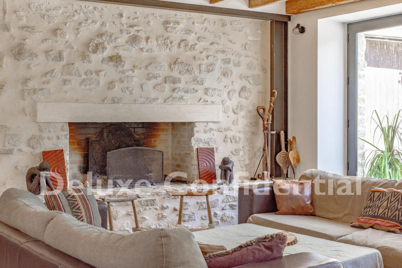 Maison - 900 m² - 20 pièces