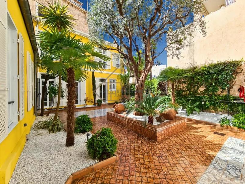 Maison de ville - 131 m² - 4 pièces