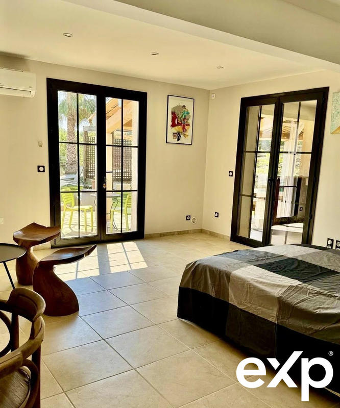 Villa - 247 m² - 7 pièces