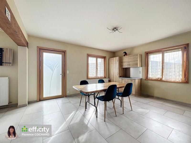 Appartement - 110 m² - 2 pièces