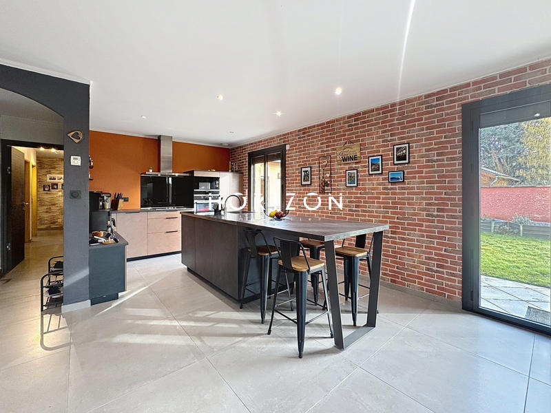 Villa - 220 m² - 8 pièces