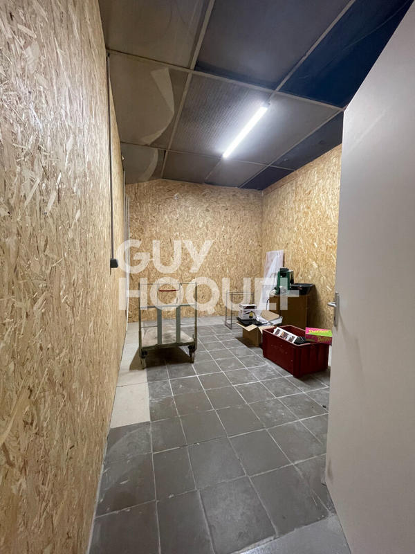 Local d'activité / Entrepôt - 200 m²