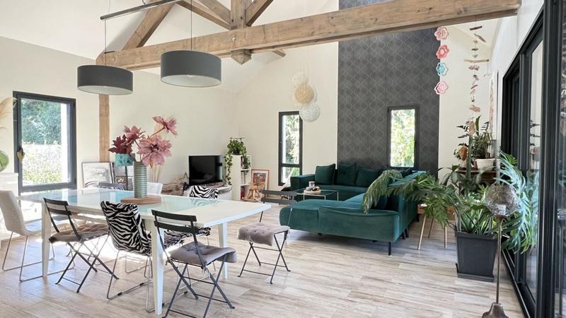 Propriété - 1 730 m² - 8 pièces