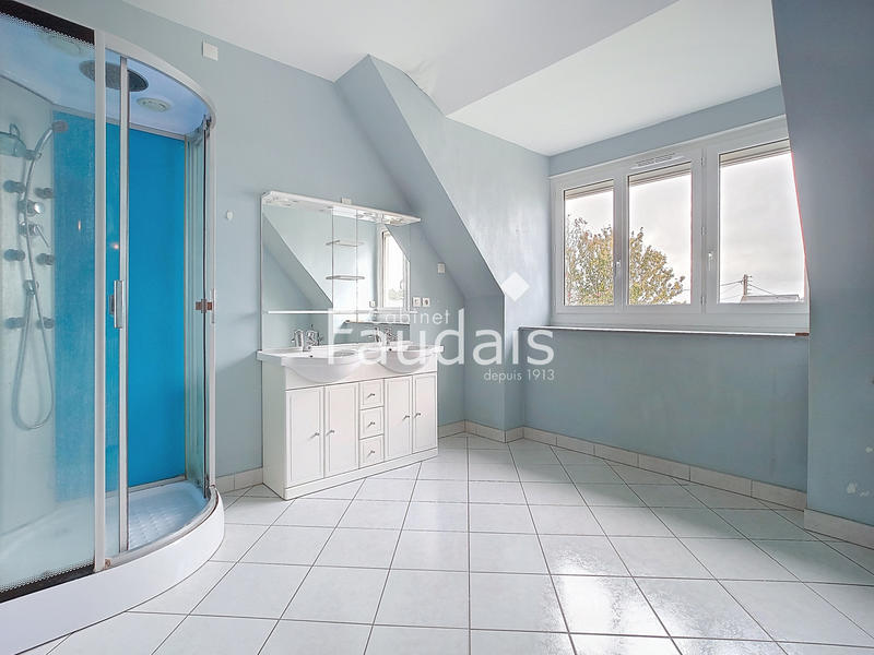 Maison - 104 m² - 5 pièces