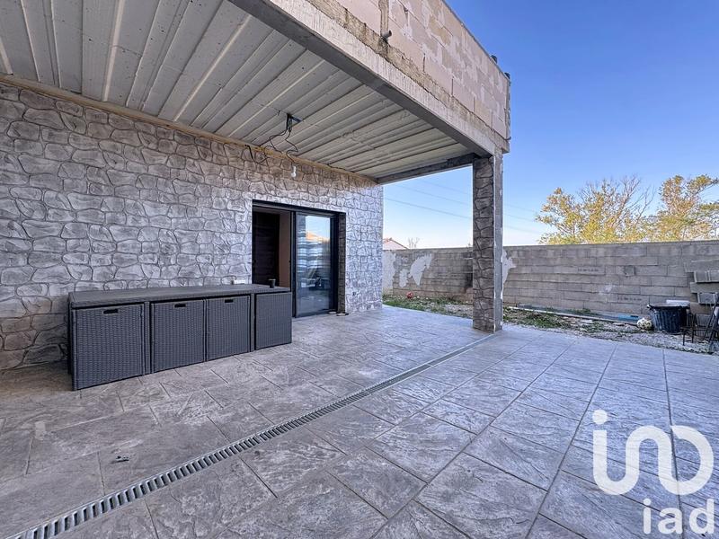 Maison - 222 m² - 8 pièces