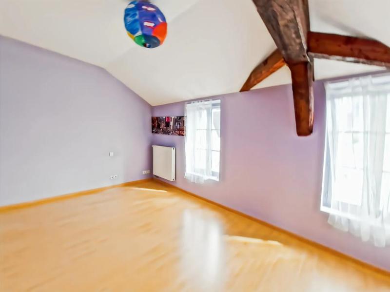 Maison - 190 m² - 12 pièces