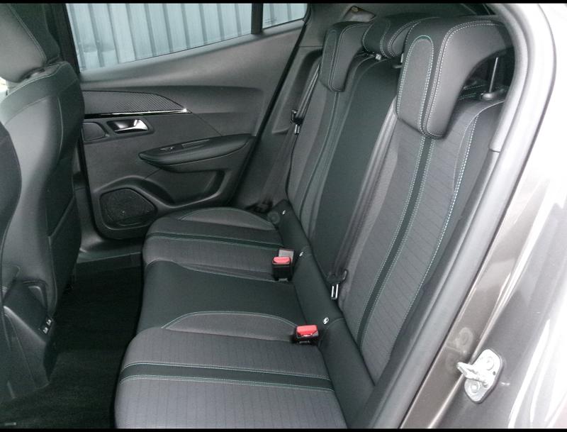 Peugeot 2008 Bhdi 130 Allure Eat8