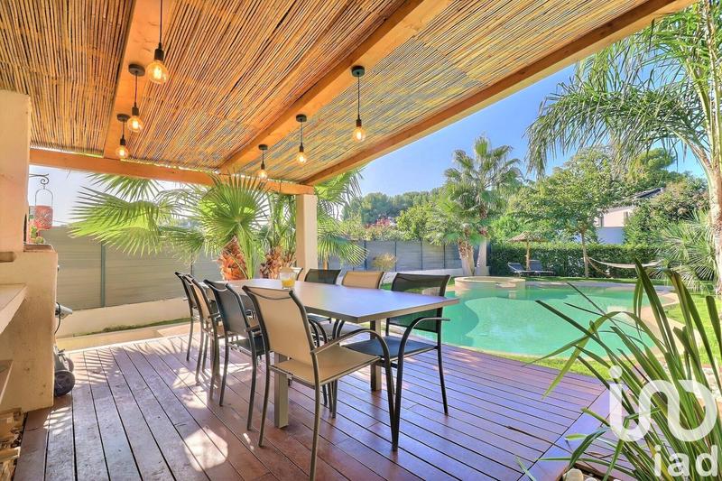 Maison - 240 m² - 5 pièces