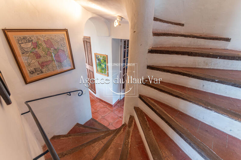 Mas - 230 m² - 1 pièce