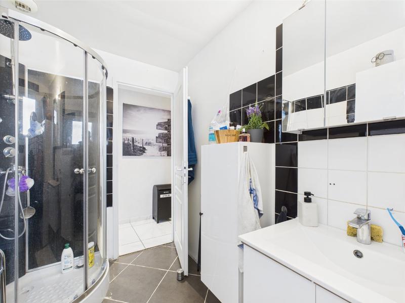 Maison - 180 m² - 9 pièces