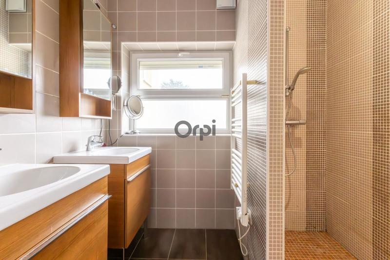 Maison - 105 m² - 4 pièces