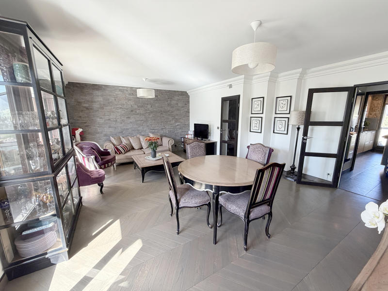 Appartement - 81 m² - 3 pièces