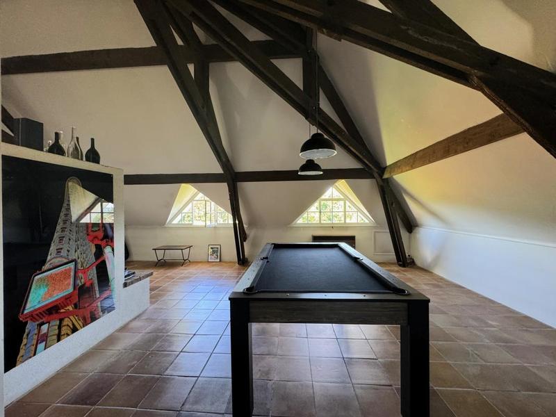 Maison - 300 m² - 9 pièces