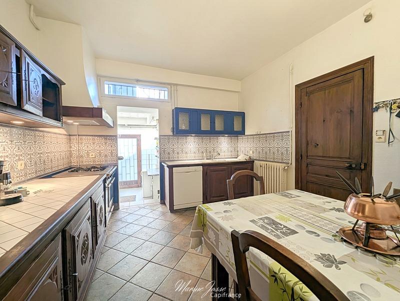 Maison - 186 m² - 7 pièces