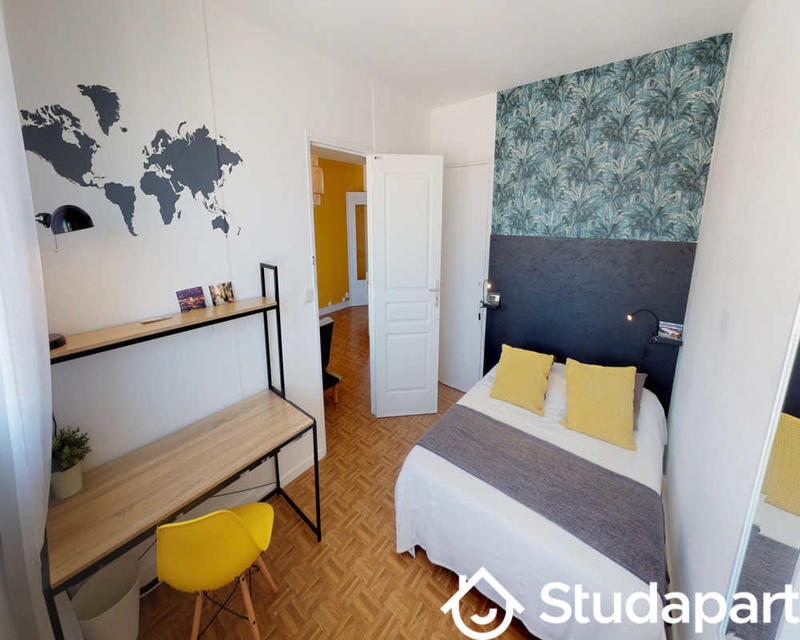 Chambre - 90 m² - 1 pièce