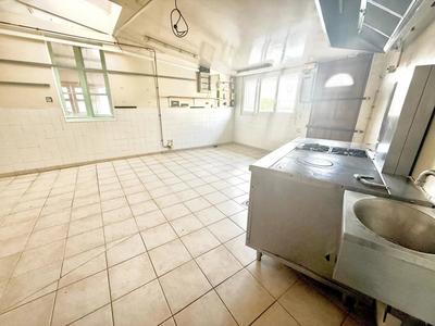 Maison - 163 m² - 9 pièces