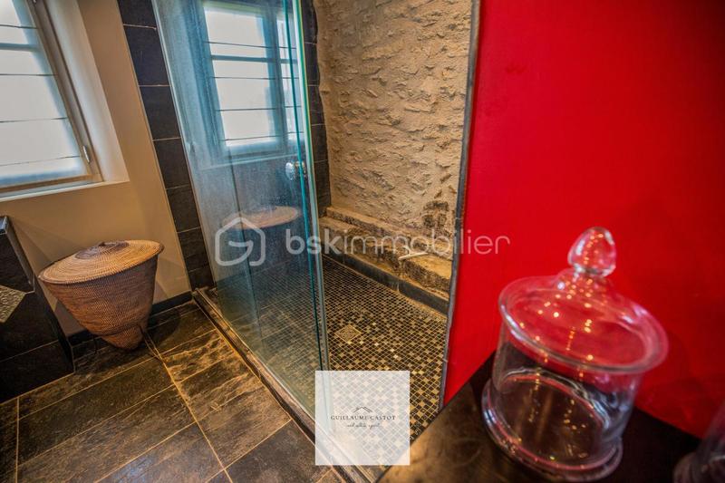 Mas - 486 m² - 10 pièces