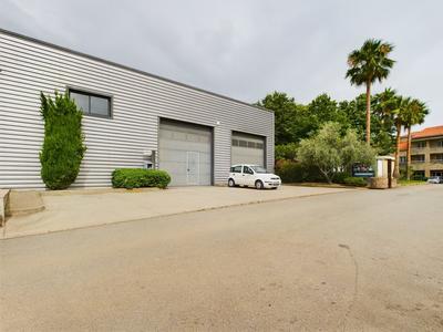 Local d'activités - 258 m²