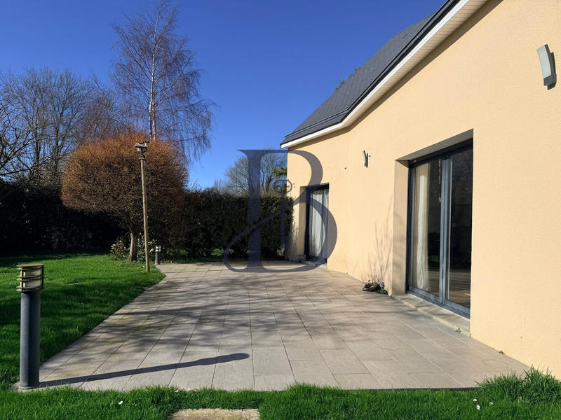 Maison - 172 m² - 9 pièces