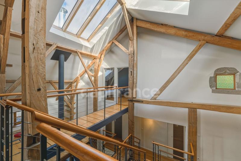 Maison - 328 m² - 8 pièces