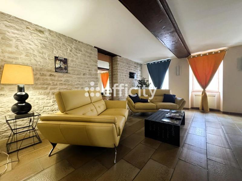 Maison - 355 m² - 13 pièces