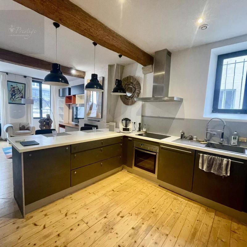 Appartement - 90 m² - 4 pièces