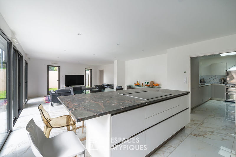 Maison - 213 m² - 8 pièces