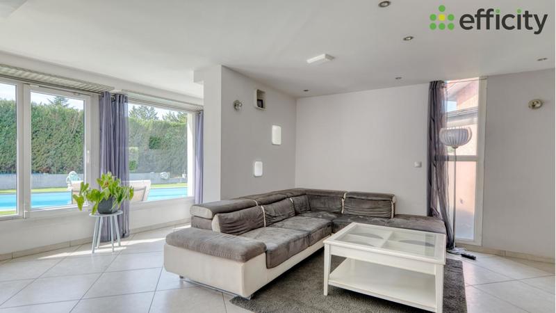 Maison - 264 m² - 8 pièces