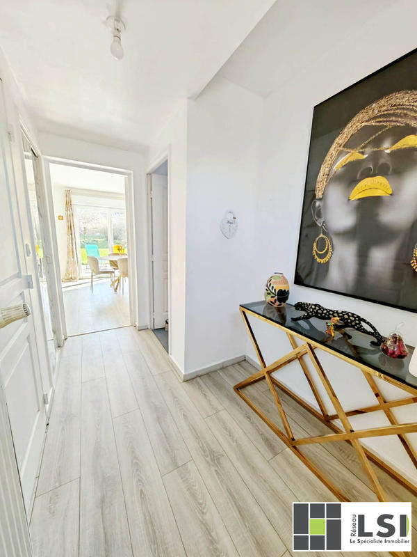 Maison - 122 m² - 9 pièces