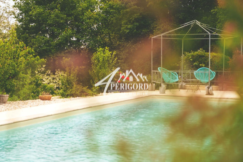 Maison ancienne - 173 m² - 8 pièces