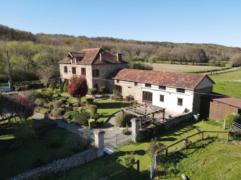 Maison de domaine équestre - 425 m² - 12 pièces